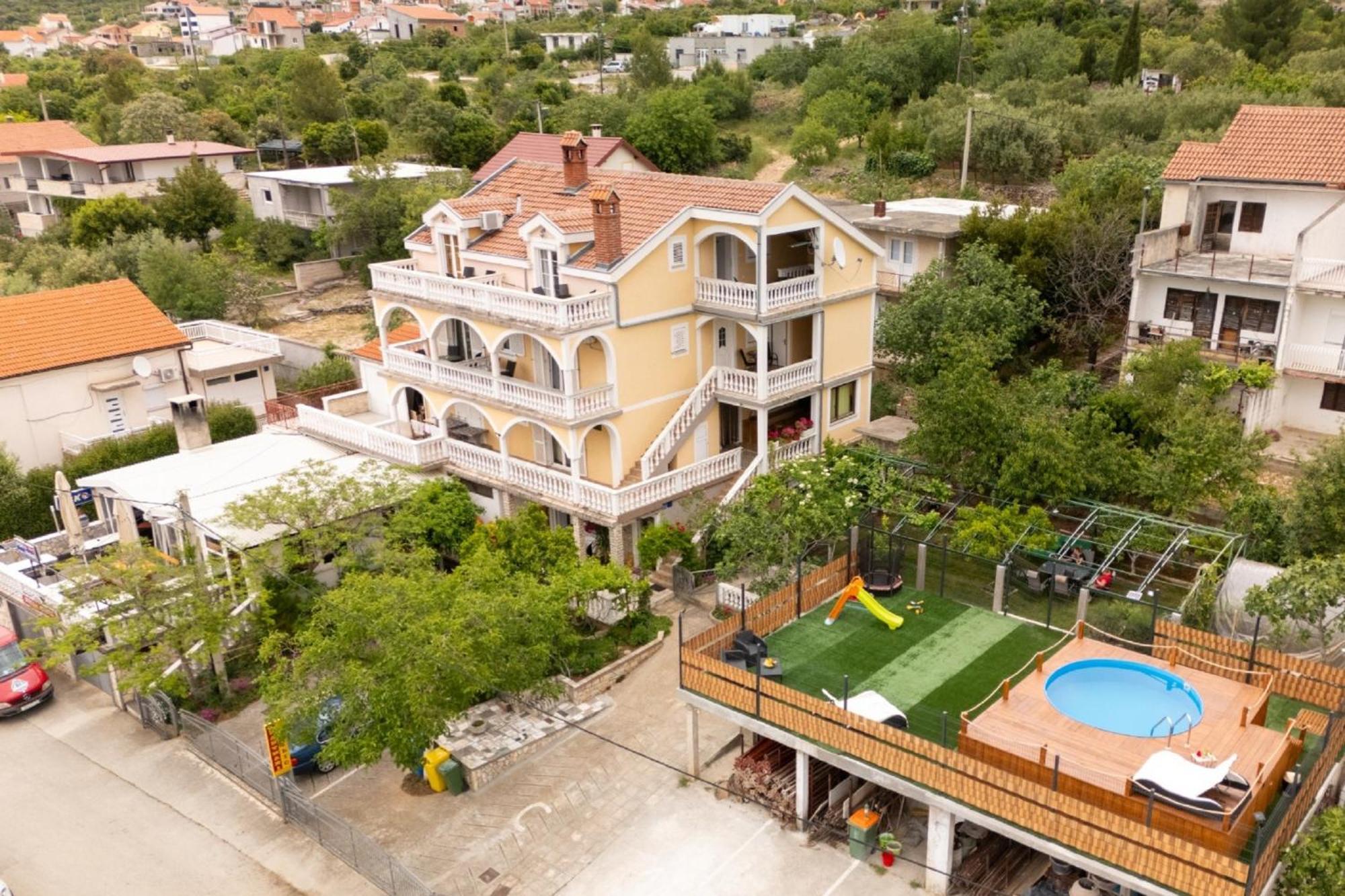 Apartments Milic Gornji Karin Esterno foto